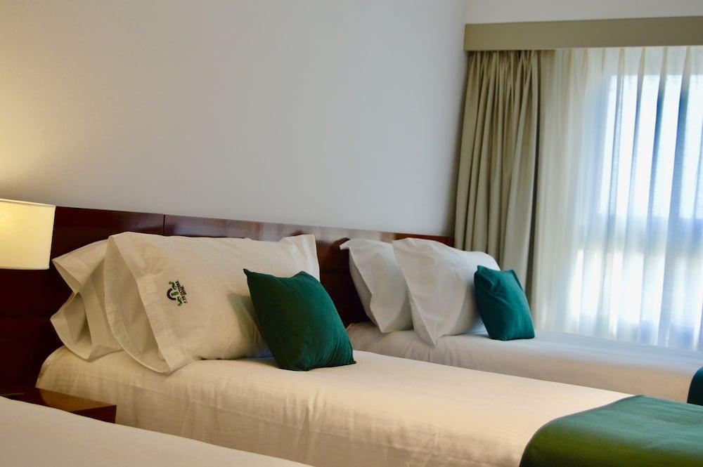Hotel 6 de Octubre Buenos Aires Buitenkant foto