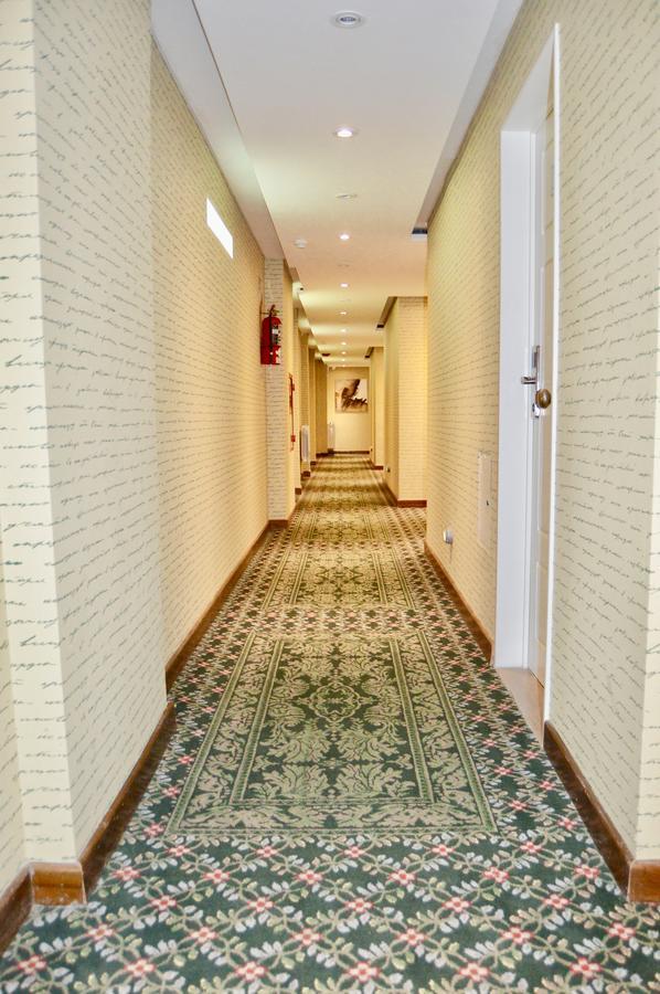 Hotel 6 de Octubre Buenos Aires Buitenkant foto